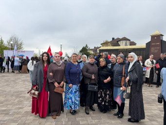 Созидаем ради будущего: команда Городской детской поликлиники встретила Первомай! 2