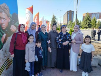 Негаснущий огонь памяти: Коллектив Городской детской поликлиники Назрани почтил 80-летие Великой Поб 1 Негаснущий огонь памяти: Коллектив Городской детской поликлиники Назрани почтил 80-летие Великой Поб 1