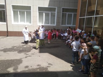 18 июня врач-педиатр и психолог ЦЗД при РДП посетили с лекцией среднюю общеобразовательную школу N1  0