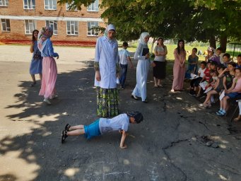 Специалисты Республиканской детской поликлиники посетили СОШ N4 г.Назрань 0 Специалисты Республиканской детской поликлиники посетили СОШ N4 г.Назрань 0