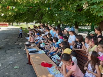 Специалисты Республиканской детской поликлиники посетили СОШ N4 г.Назрань 1 Специалисты Республиканской детской поликлиники посетили СОШ N4 г.Назрань 1